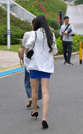 包臀裙，美腿丝袜小姐姐 [15P]