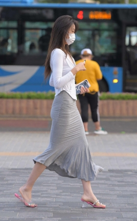 灰色紧身包臀裙美女 [19P]