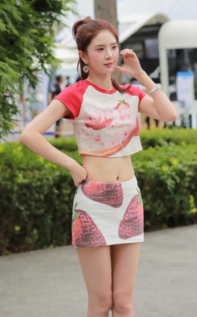 短裙长腿高跟美女 [31P]