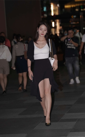 精致黑白搭配