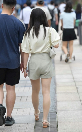 2468-75=50√爱穿丝袜的女友 8P