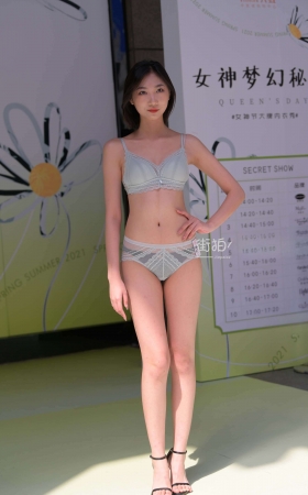一模两套~短发模特！ [23P]