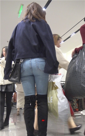 黑色高靴牛仔美屯小姐姐
