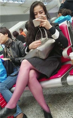 4k-酒红色丝袜美腿高跟鞋S女