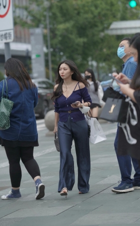 宽松的长裤，美女姐姐 [16P]