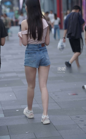 热裤妹子 [19P]