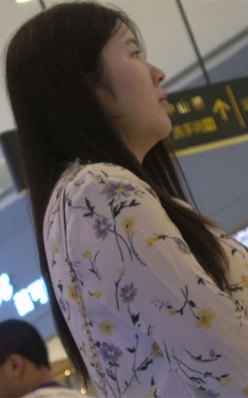 乖巧的小姐姐惹人爱