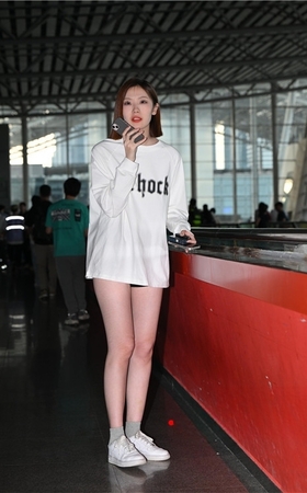 短发美腿小姐姐(42P)