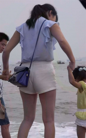 海边的极品韵味美少妇