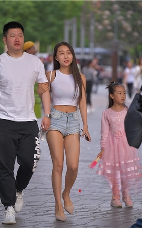 长发齐腰小姐姐(22P)