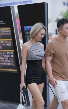 美背，性感肚兜女友 [21P]