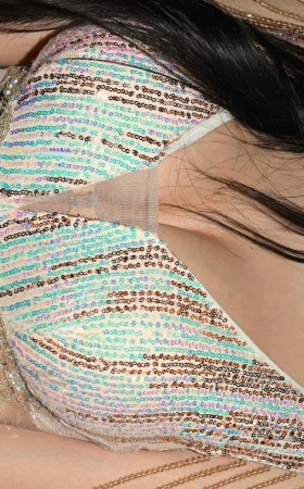 美胸美足美人珍妮-78深深的乳沟太迷人哈哈哈 13P