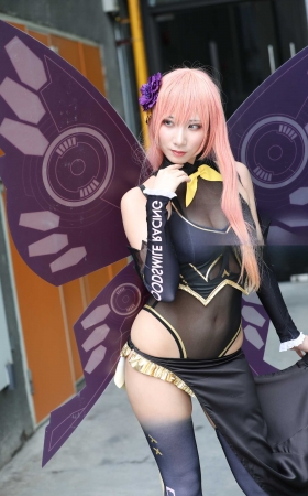 [辉辉赛贴]高叉蝴蝶coser [17P]
