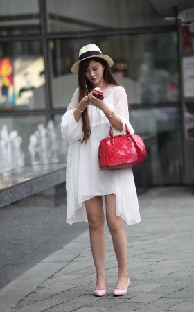 阿奔.2015.7.25.黑丝带草帽 长白衫.15p [15P]