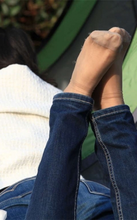 No902 草地上的白衣女子 第2套