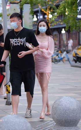 粉丝包臀裙美腿小姐姐 [19P]