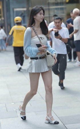 街拍超短裙小姐姐 [20P]