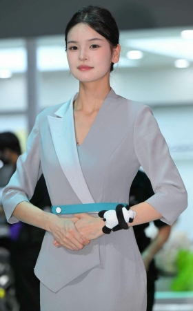 2591-22-51√纤细美腿，清秀肉丝礼仪 8P