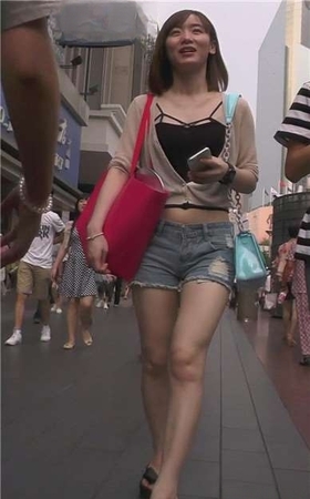 偶遇极品劲爆好身材小眼睛美女 [1.07 GB]