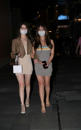 街拍短裙包臀裙美腿姐妹 [23P]