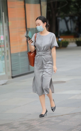 四九城嘎子街拍作品 – 职场女性