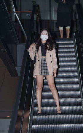 清秀格子裙