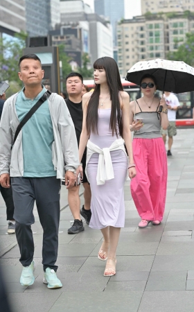 街拍苗条又高挑的小姐姐 [16P]