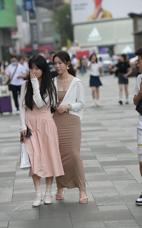曼妙身姿抵凡间