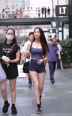 甜美可爱休闲装