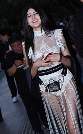 围拍 [23P]