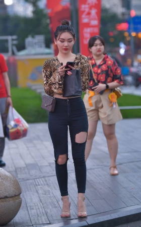 黄昏过后，遇上熟悉的她~ [22P]