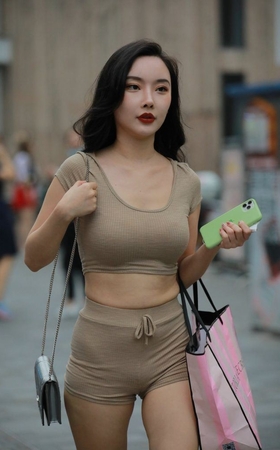 休闲短裤搭配 [82P1V-1.24GB]