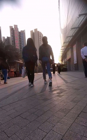 紧身蓝牛纯情马尾辫少女