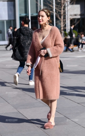 又见魅力性感的靓胸美女 [15P]