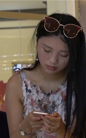 4K – 街拍花裙子肉丝坡高跟气质姑娘 [973 MB/MP4]