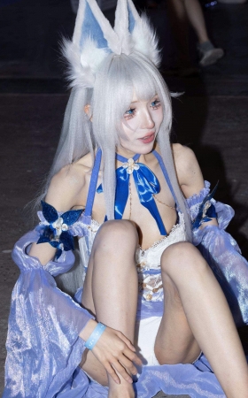 L1668-60P碧蓝航线-夏神Suliix美胸春光微露晕光脚露足底脚底板 10P