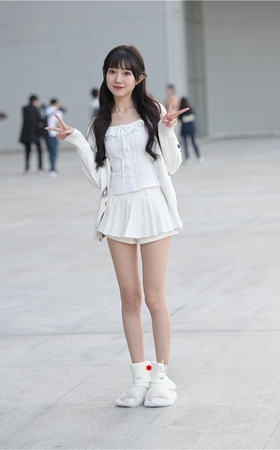 活泼可爱的小美女(34P)
