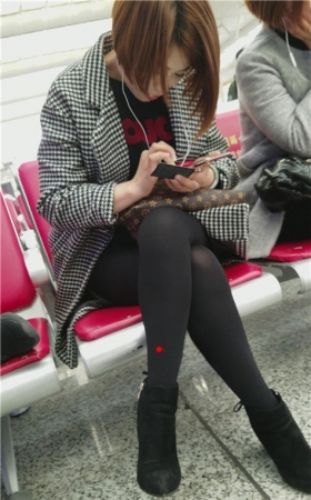 短发妹子