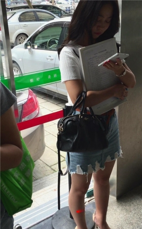 高跟鞋美腿