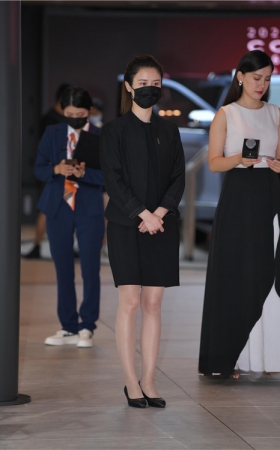 黑裙礼仪小姐(51P)