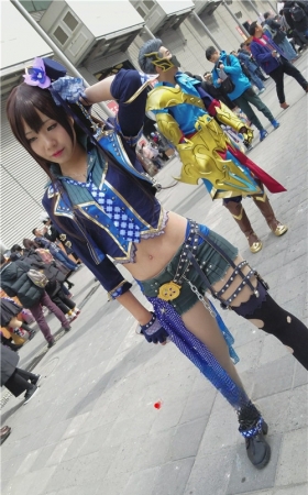 牛仔小热裤cosplay小妹