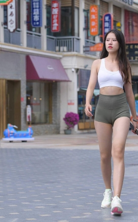 紧身短裤美女 [37P]