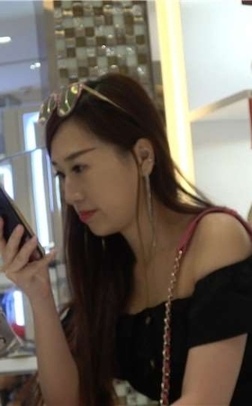 4K 超高颜值肉丝美足美女 [1.99 GB]