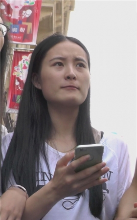 极品白裤紧身美女