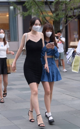吊带裙包臀裙高跟美女 [20P]