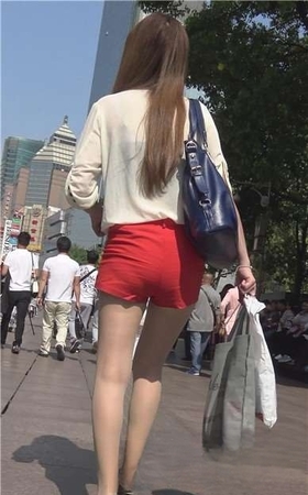 4k-美腿肉丝热裤少F，身材超级棒 [1.50 GB]