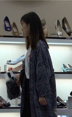 4K 娇嫩美足凉拖美女试鞋 [0.99 GB]