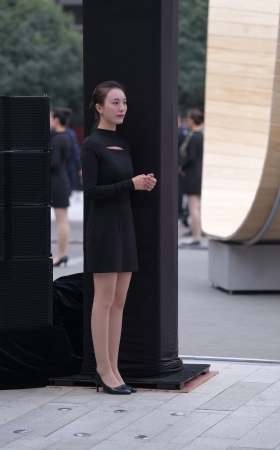 一大波丝袜美眉哦