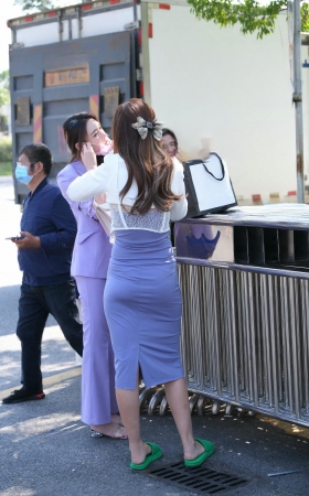 紫色美女 [19P]