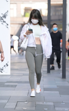 瑜伽裤美眉 [20P]
